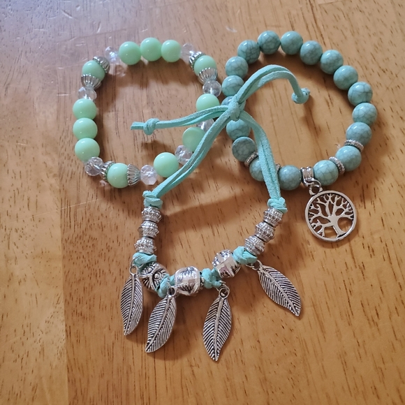 GREEN BEADED BRACELETS - Picture 2 of 4